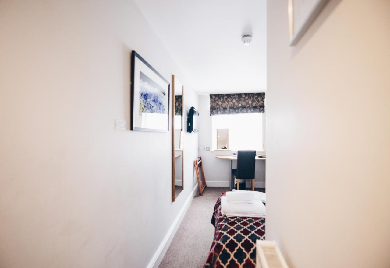 Fox Country Inn High Wycombe Bagian luar foto