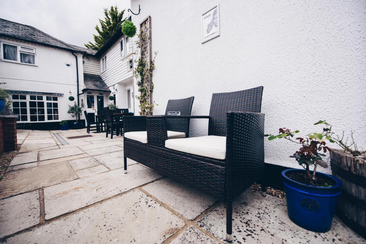 Fox Country Inn High Wycombe Bagian luar foto