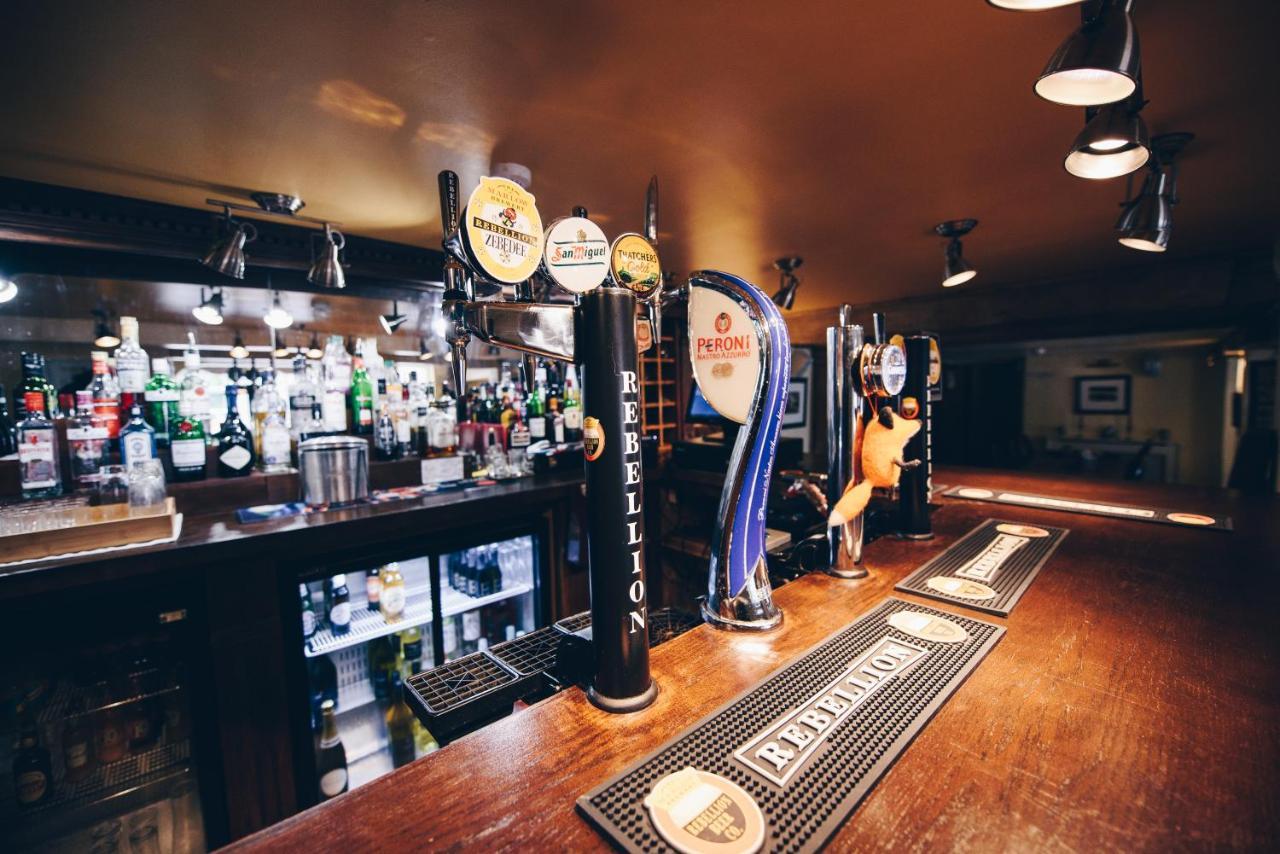 Fox Country Inn High Wycombe Bagian luar foto